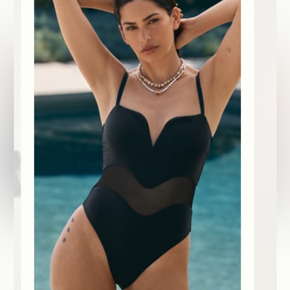 Celandine Sweetheart Wavy Mesh One-Piece Swimsuit